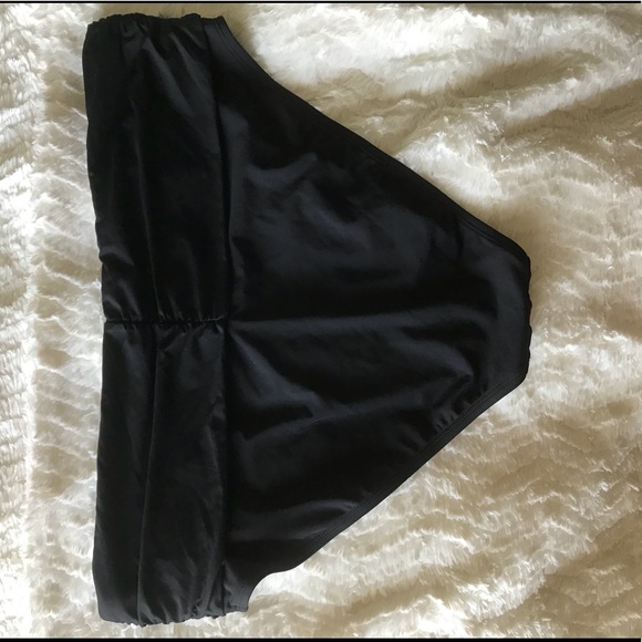 Fold over sarong style hipster with gathered sides - Picture 5 of 6